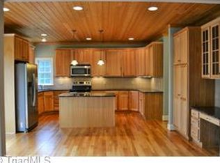 104 Scenic Ct, King, NC 27021