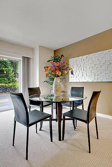 Compass Apartments — Photo 9