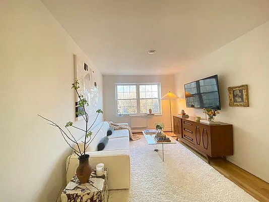 Rented by Dream Space Realty | media 14