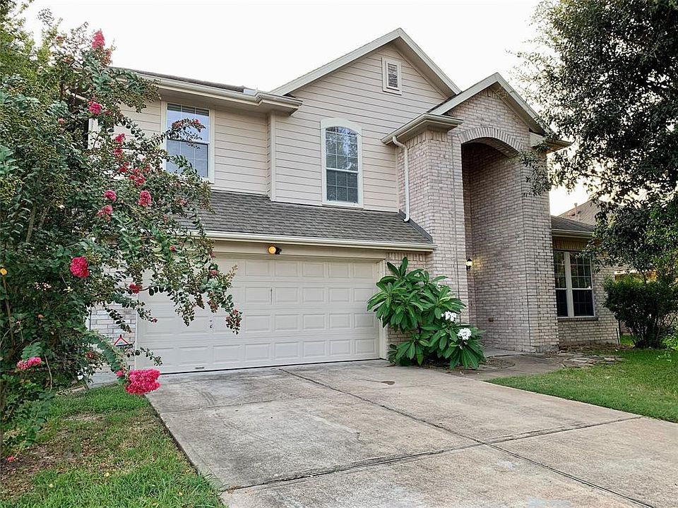 1st image of 2708 Hewn Rock Way