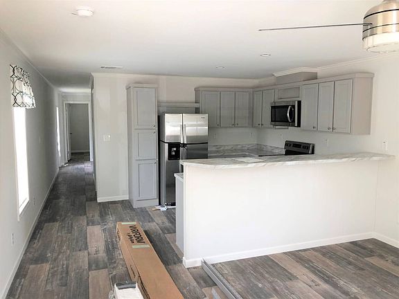 3rd image of 1320 Hand Ave #32