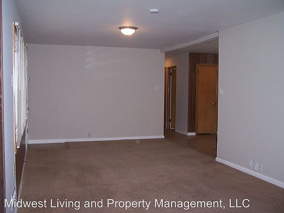 5th image of 7404 E 109th St