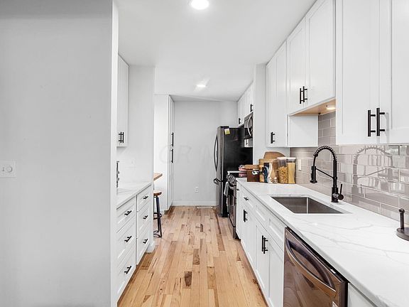 5th image of 707 Wesley Ct
