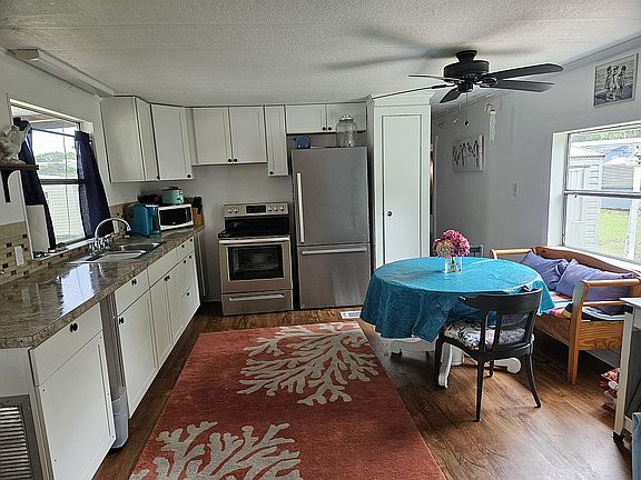 4th image of 713 Oriole Ln