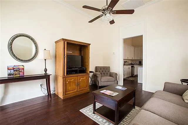 2 bed, 2.0 bath, 1115 sqft, $1,800 — Photo 3