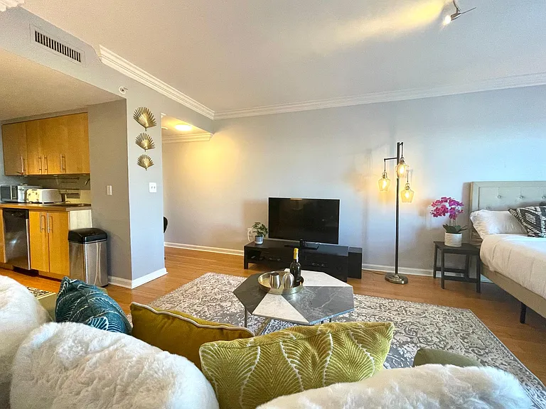 199 14th St NE #1812 — Photo 6