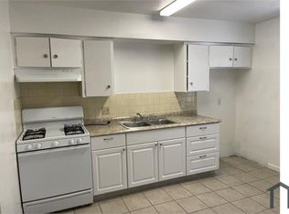 2374 S Geneva Ave #B, Fresno, CA 93706