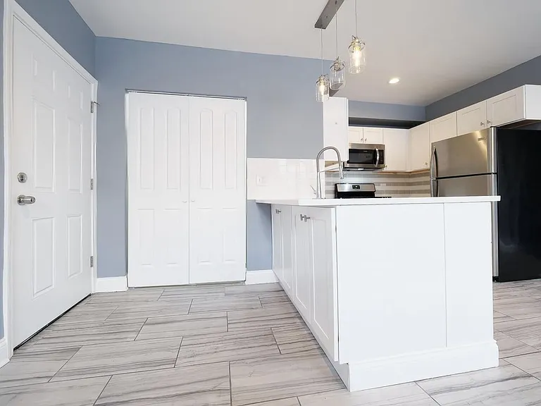 3309 W Bryn Mawr Ave #2 — Photo 13