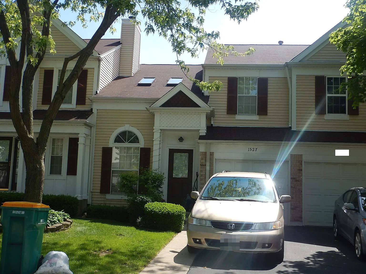 1527 Harvest Ln photo 1