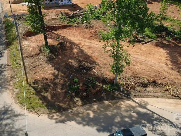 1528 Bristol Rd #4, Statesville, NC 28677