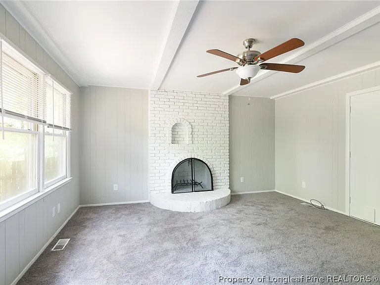 742 Buena Vista Dr — Photo 9
