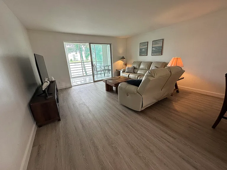 141 SE 3rd Ave #203 — Photo 7
