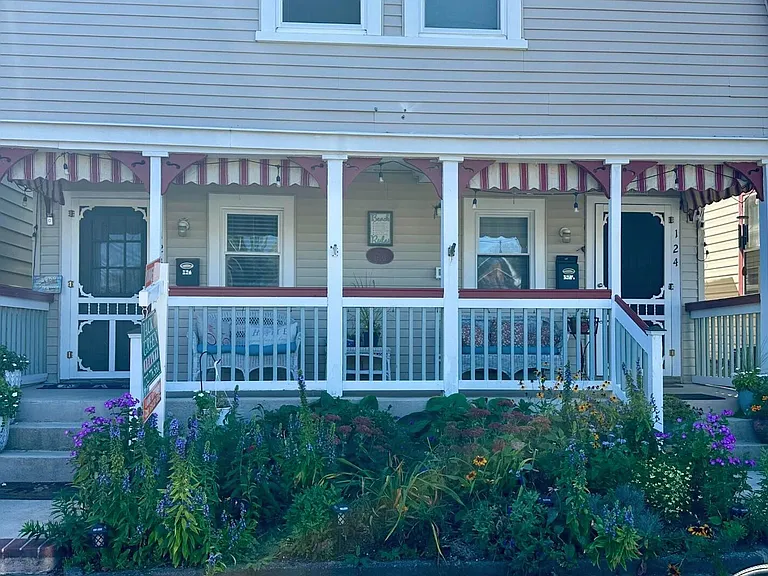 124 Broadway — Photo 3