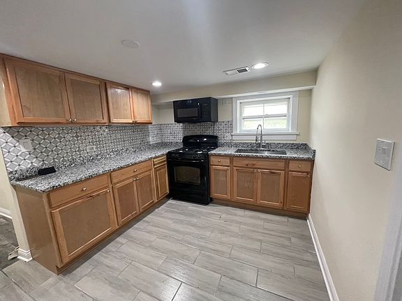 5th image of 5739 N Francisco Ave #Basement