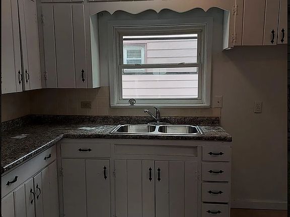 4th image of 1510 E 195th St #0