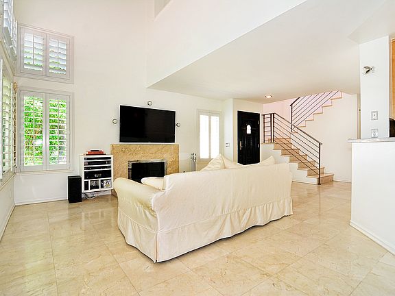 3rd image of 24763 Calle Largo