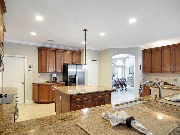 3rd image of 1458 Tipperary Dr