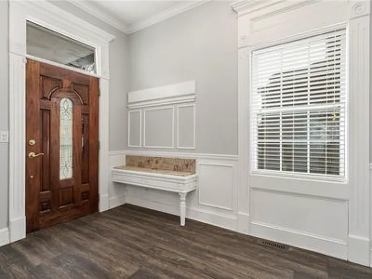 810 W Truman Rd — Photo 13
