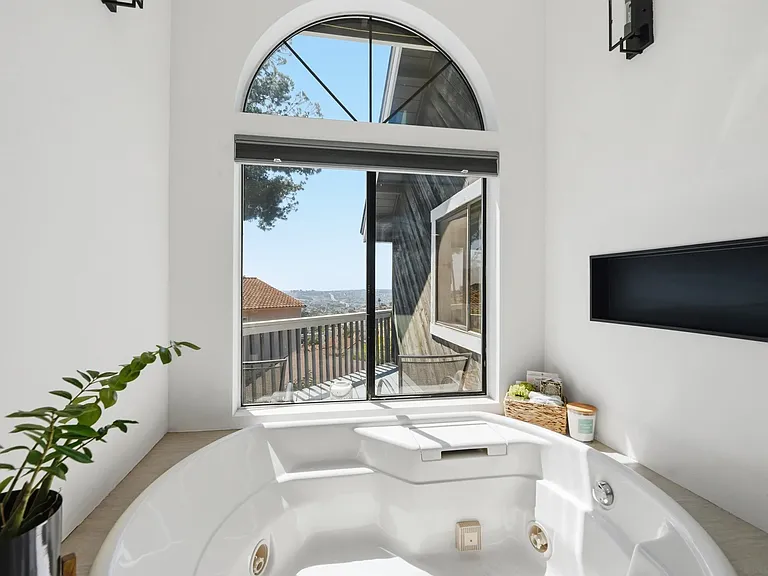 1539 San Miguel Ave — Photo 32