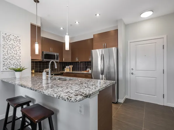 288 Hampton St #308, New Westminster, BC V3M 5L9