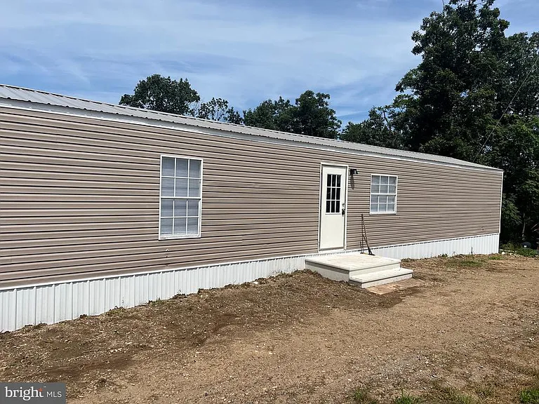 126 Dugan Ct — Photo 2