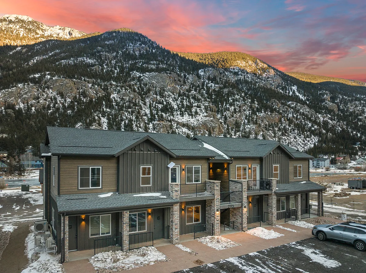 Building Photo - 2155 Bighorn Trl #102