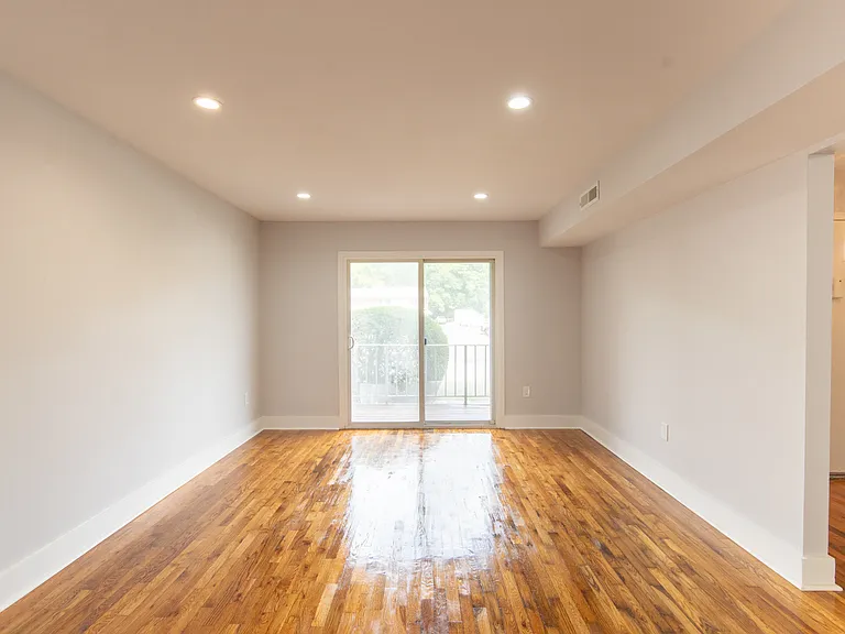 River Edge Apartments — Photo 42