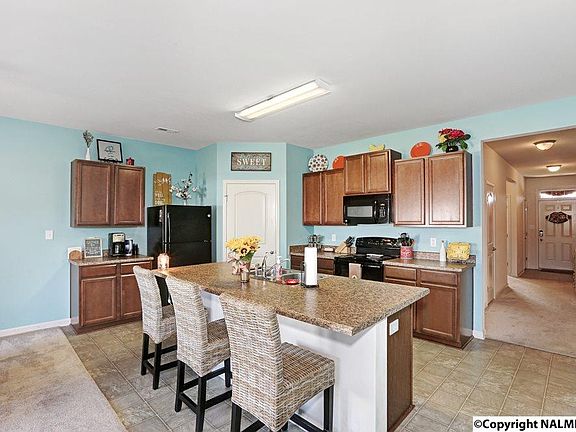 3rd image of 140 Natalie Jane Dr