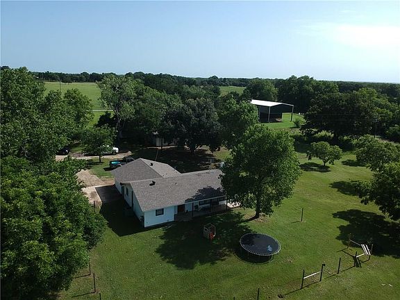 3rd image of 11401 Glenn Ln