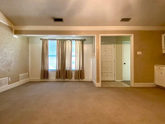 3rd image of 5004 San Antonio Ave