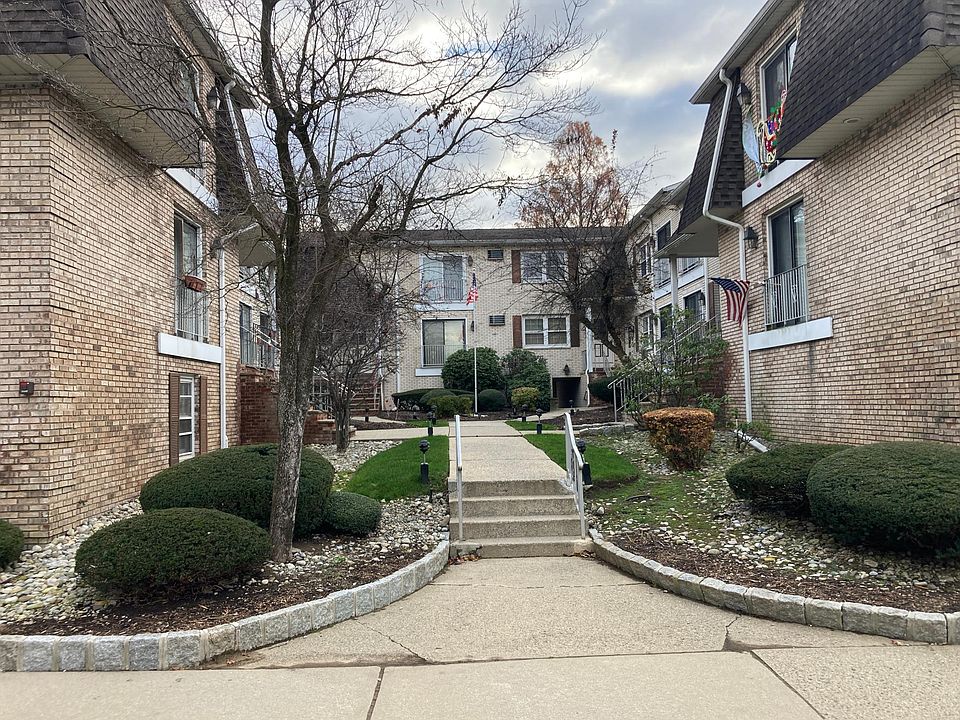 1st image of 157 3rd Ave #3A