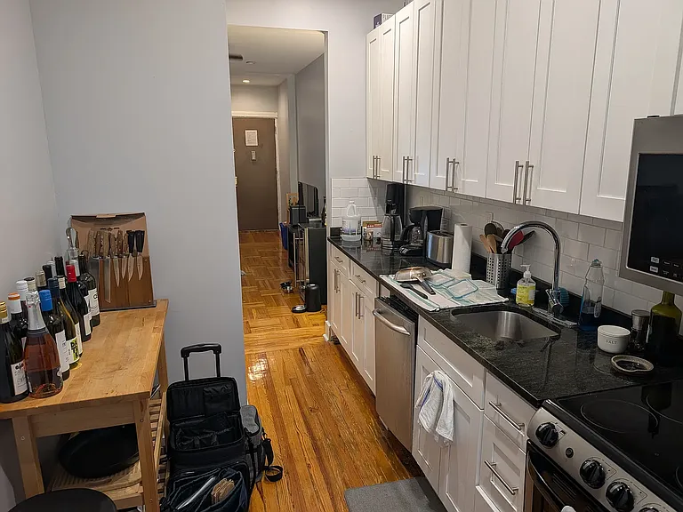 20 Broadway Ter #2D — Photo 8