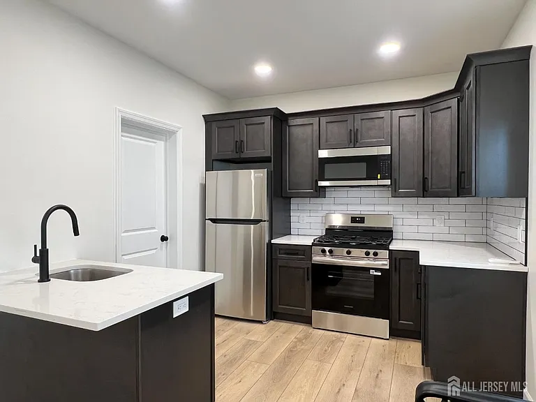 33 Obert St #1B — Photo 4