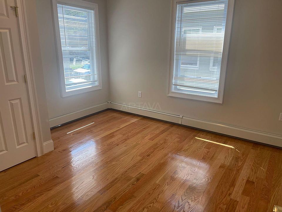 2nd image of 259 Highland Ave APT 2