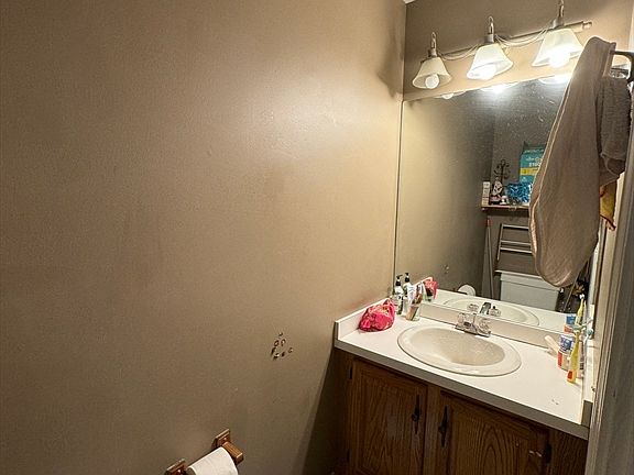3rd image of 10 Weston Ave APT 410