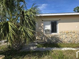 5542 6th Ave, Fort Myers, FL