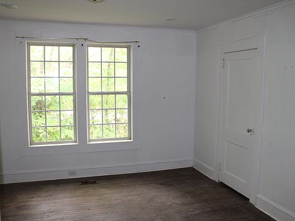 4th image of 313 N Hyde Park Ave