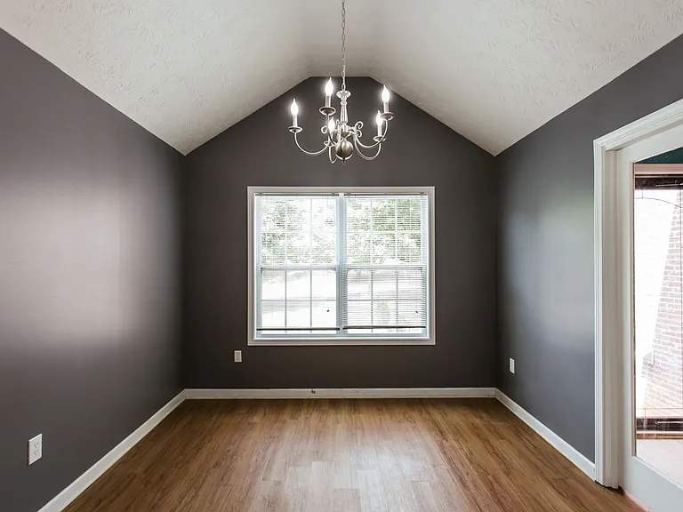 137 Bristol Woods Dr — Photo 9