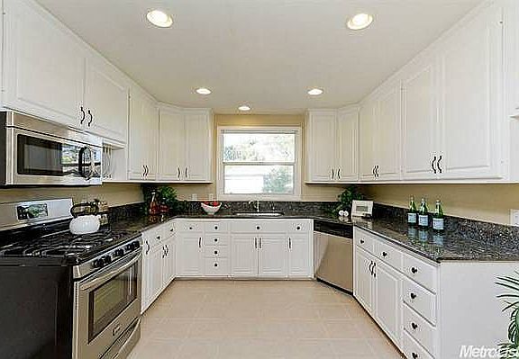 2nd image of 3844 Lynwood Way