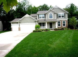 3729 Atwater Hills Ct NE, Grand Rapids, MI 49525