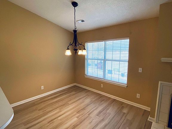5th image of 2802 Mulberry Ln APT E