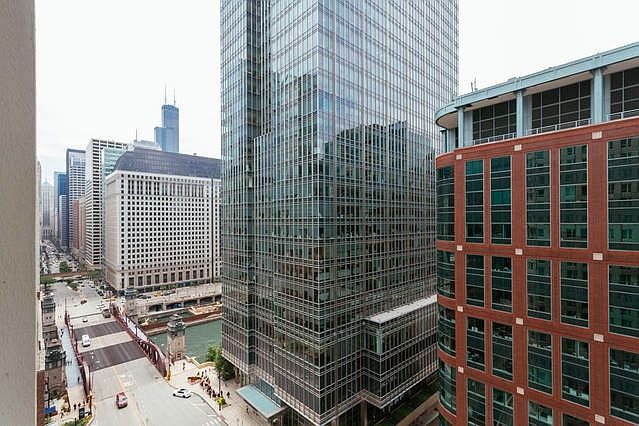 North facing the Chicago River