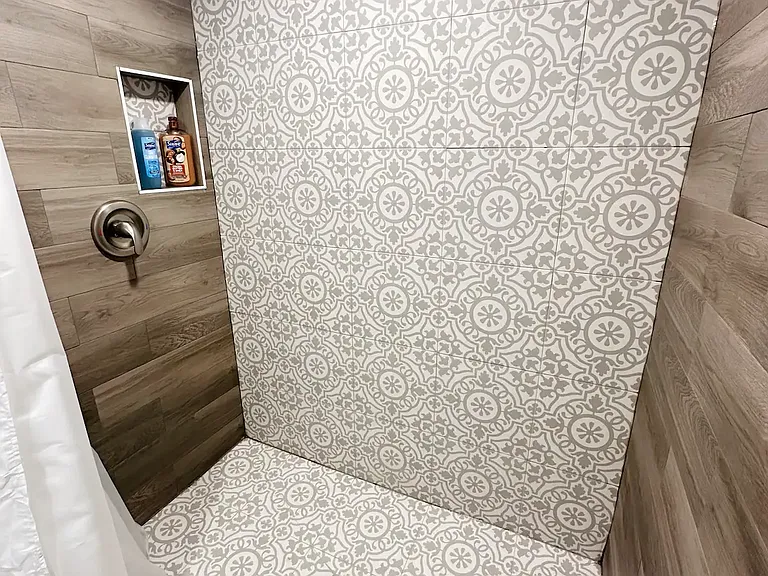 Full Bathroom
