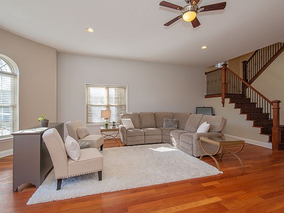 2nd image of 5740 N Christiana Ave