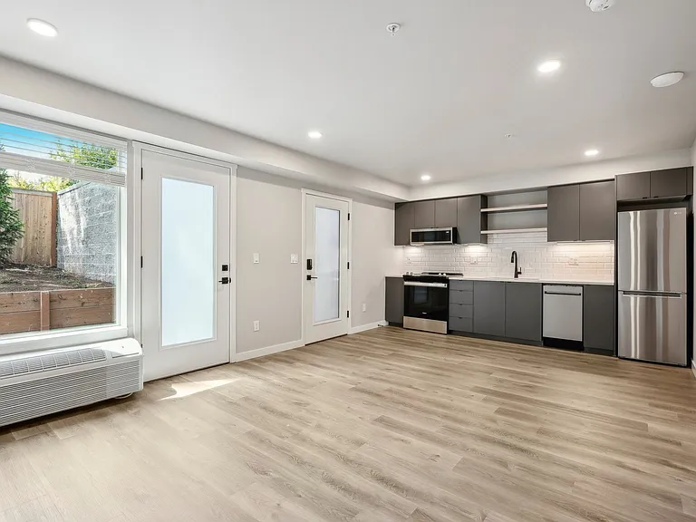 5480 NE 36th Ave — Photo 11