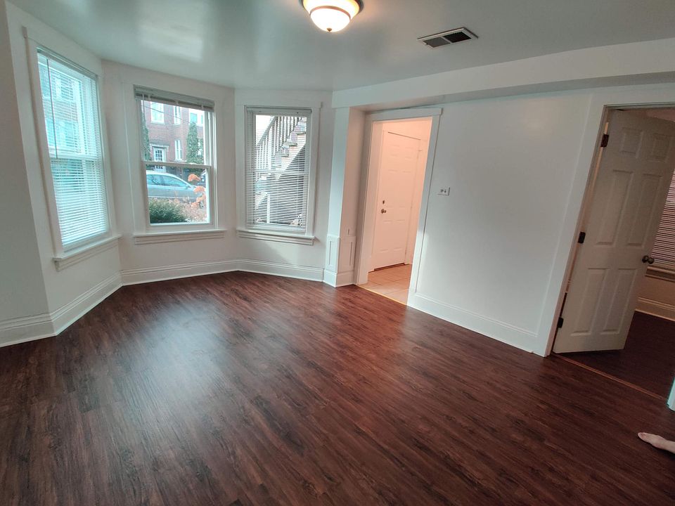 1st image of 4145 N Albany Ave #1