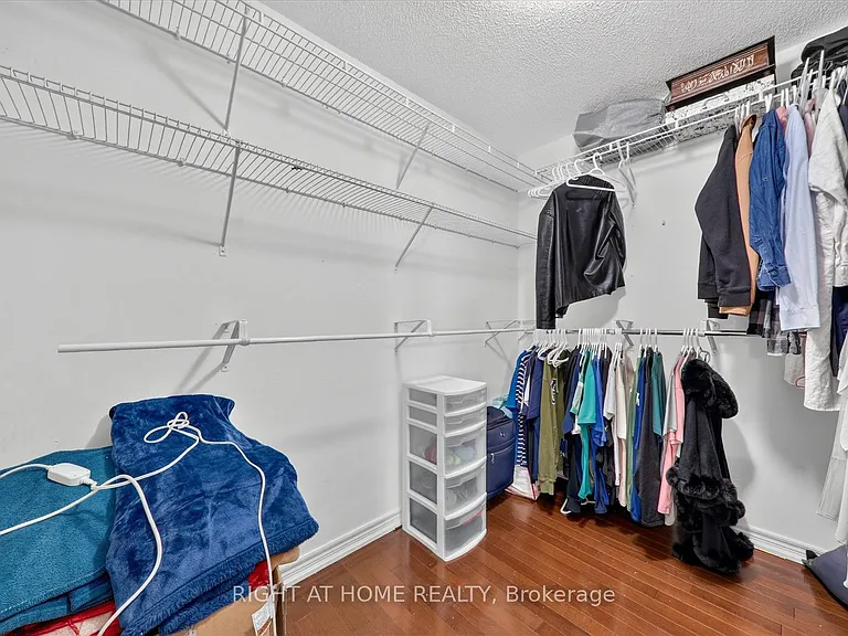54 Boundbrook Dr — Photo 30