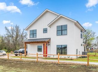 203 N Avenue J, Johnson City, TX 78636