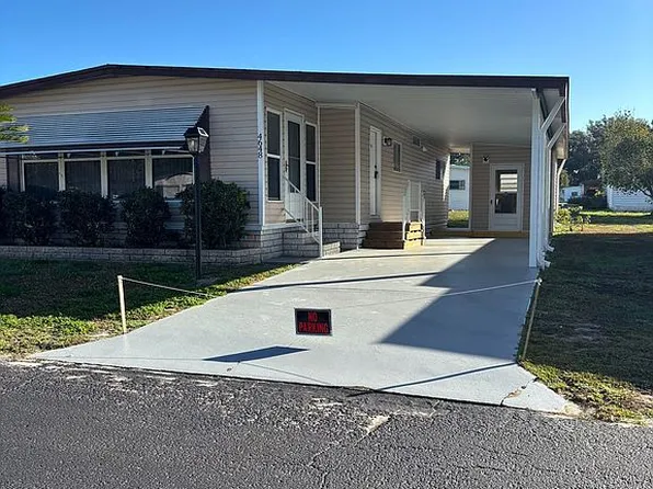 4648 Goldfinch Dr, Zephyrhills, FL 33541