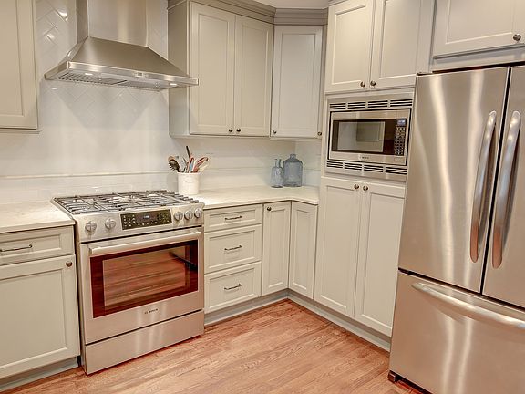 4th image of 3701 Cloister Pl